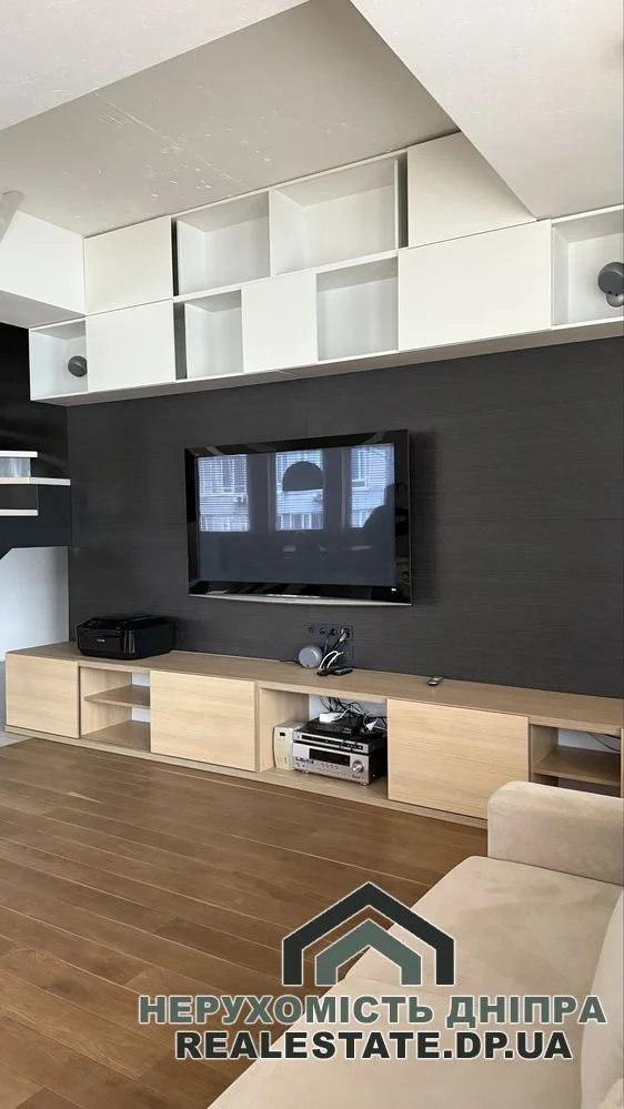 Здам 3к квартиру 300 м² в центрі міста площею 300м² з власною терасою на вул. Европейська