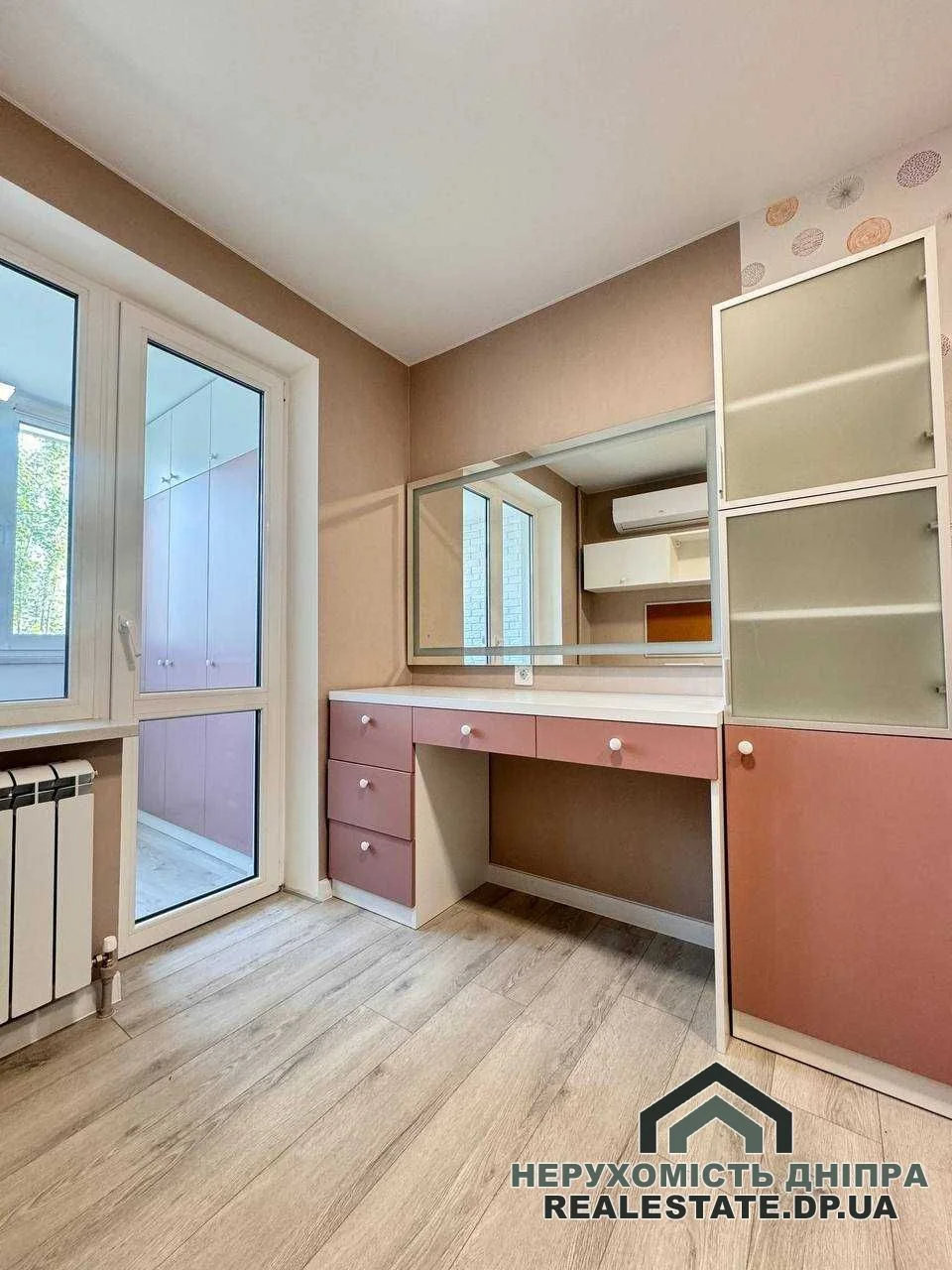 Продам квартиру в Дніпрі на жм Покровський 4 кімнати, 95 м² з ремонтом · 2