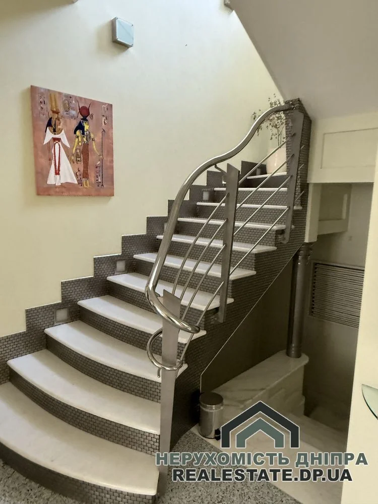 Продам дом ул. Великолукская (Токмаковская) 374 м² 7 комнат, 10 соток · 2