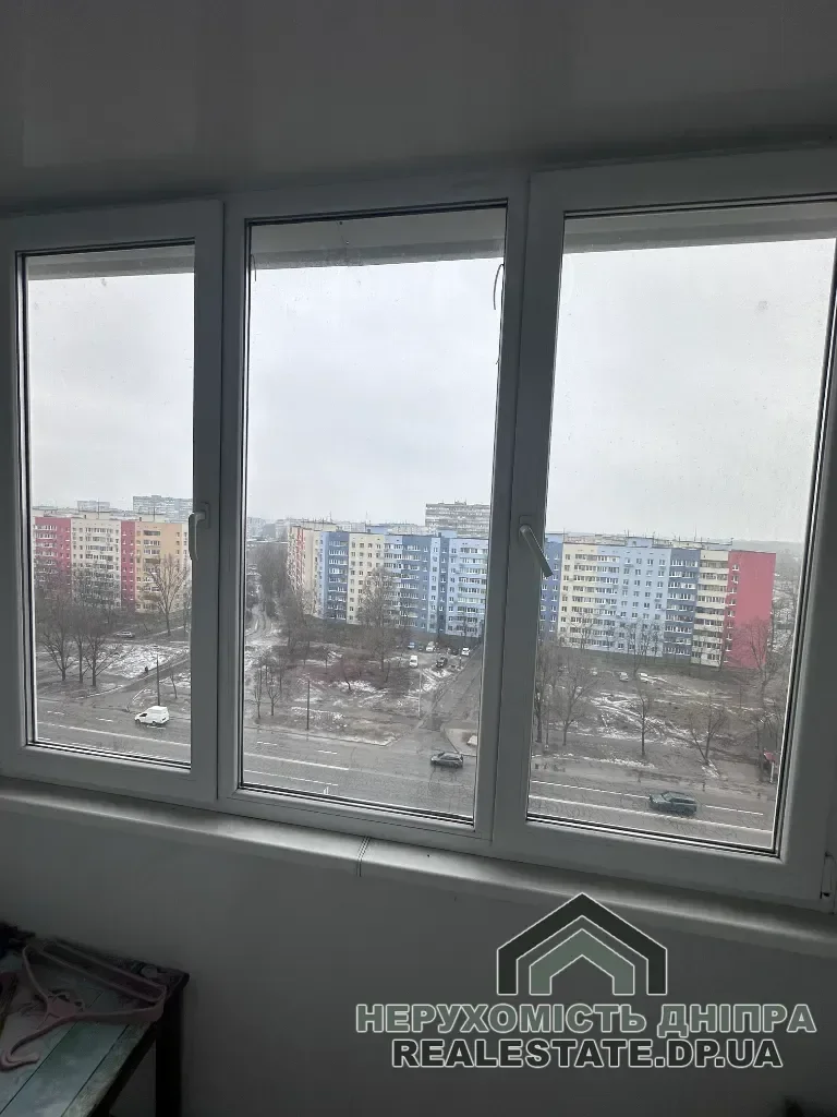Продам велику 3к квартиру75 м² ж/м Покровський (Комунар) вул. Метробудівська 1