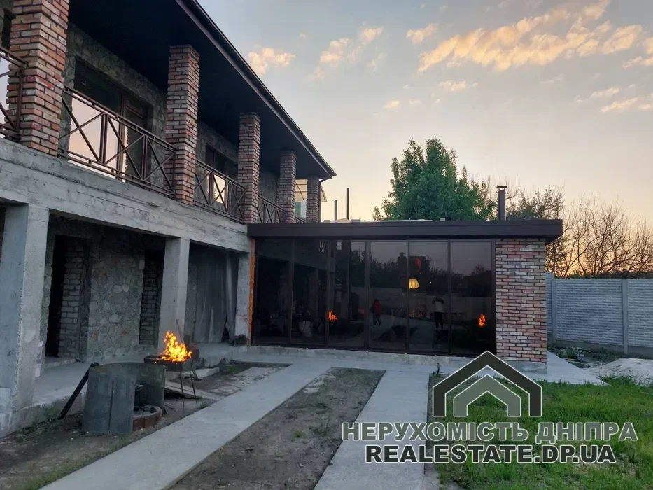 Продам шикарний будинок 240 м² на ділянці 15 соток в Обуховке (Кіровське)
