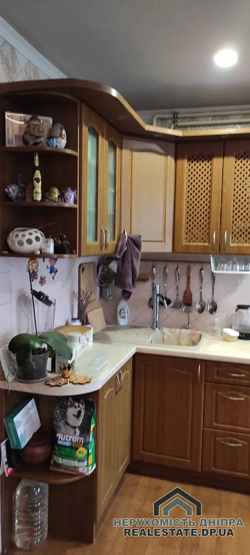 Продам 5к квартиру 110.1 м² з власним автономним газовим опаленням, ж/м Червоний Камінь 4 · 1