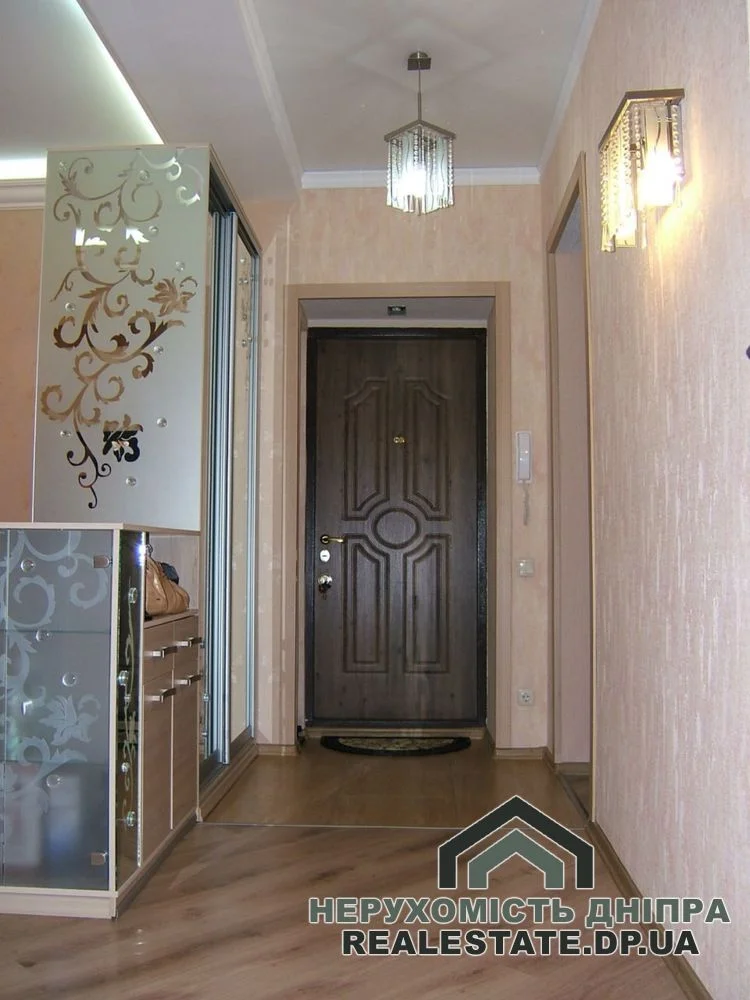 Продам 4к квартиру  97 м² у центрі  міста на вул. Дмитра Яворницького · 4