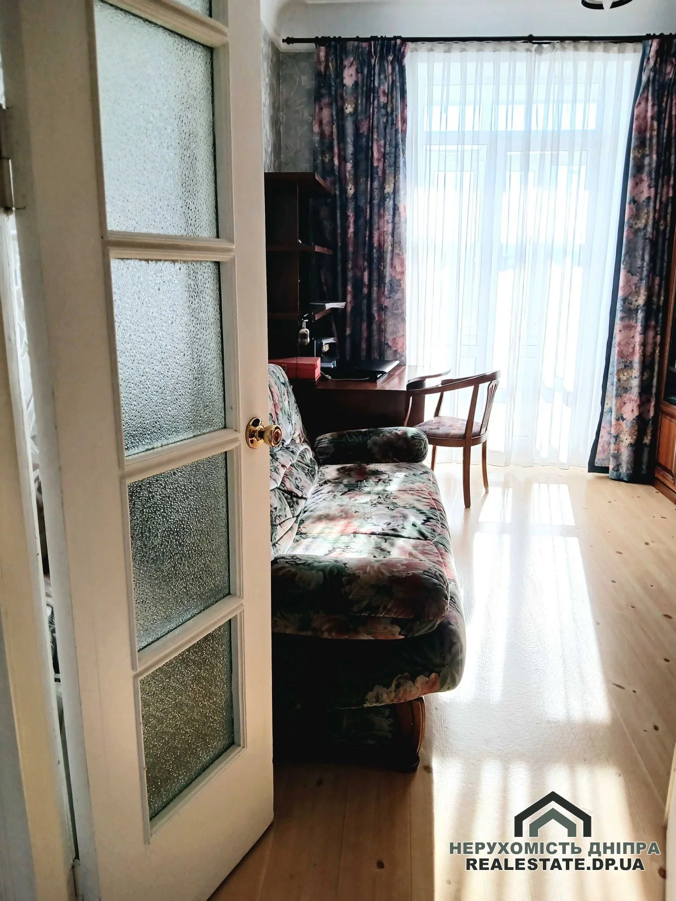 Продам квартиру в центрі міста Дніпра біля парку Глоби, 4 кімнати, 126 м², сталінка · 4